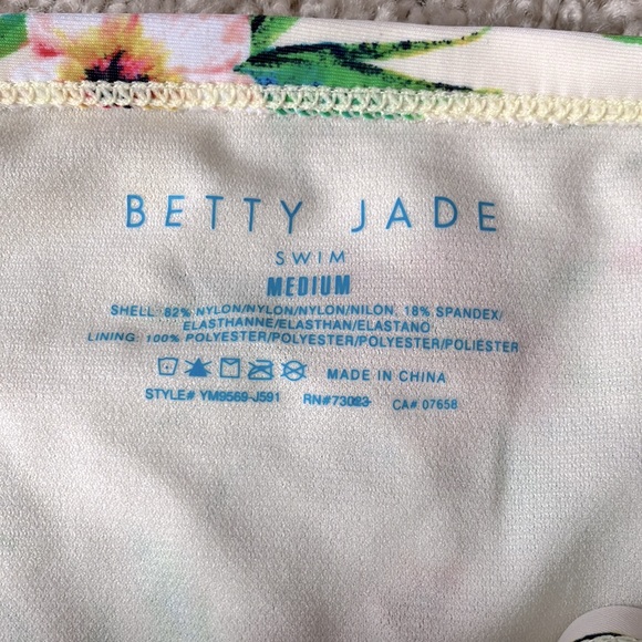 Betty Jade | Floral Bikini - Picture 8 of 11